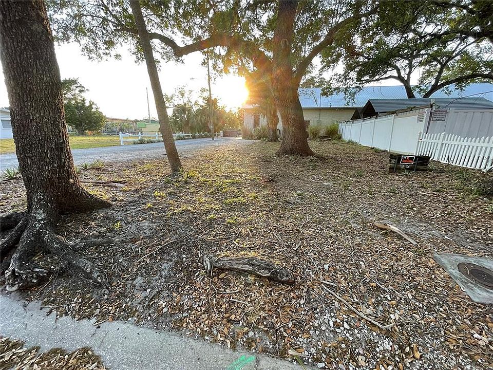 1st image of 812 6th St W