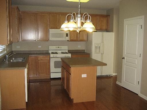 3rd image of 12505 Blue Iris Ln