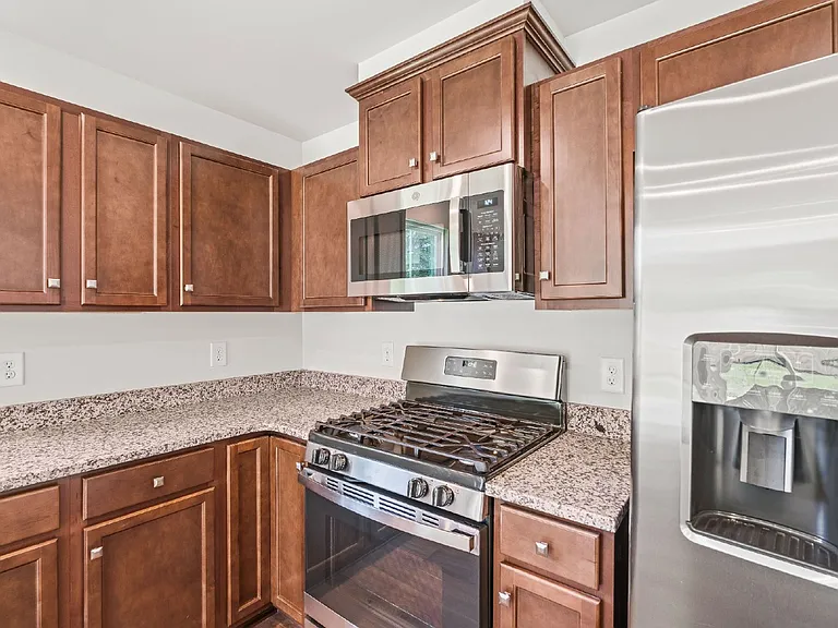 1103 Wilkinson Ln — Photo 17