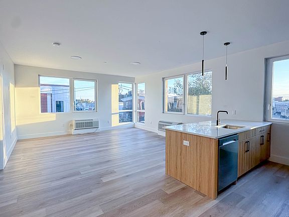 3rd image of 28 Jefferson St #407