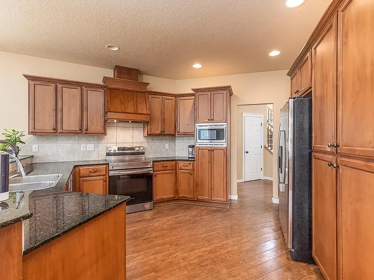 1653 Brantingham Rd — Photo 9