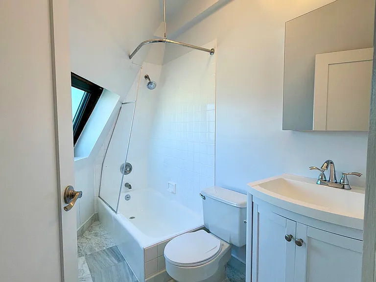 61 Christopher St #5C — Photo 24