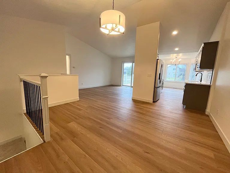 2504 E Augusta St — Photo 1