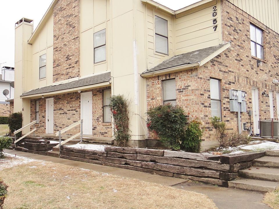 1st image of 2057 W Walnut St APT B