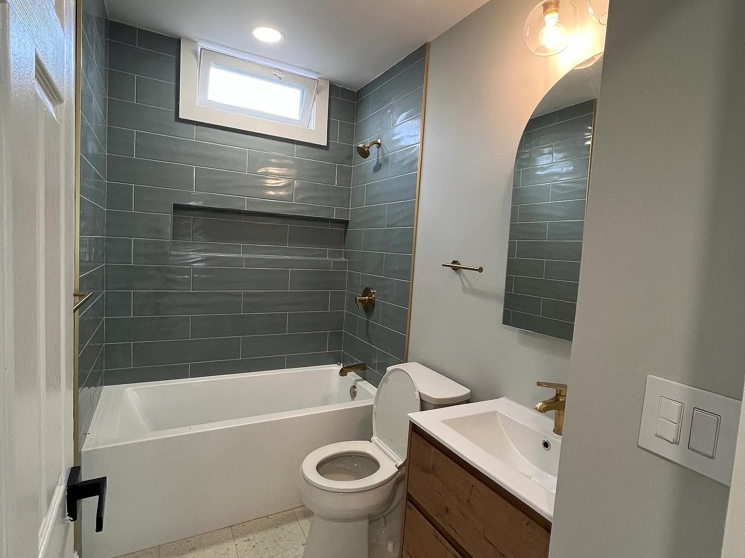 4 bed, 1420 sqft, $4,000 — Photo 3