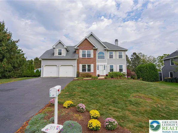 319 Hopewell Dr, Allentown, PA 18104