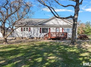 10017 Prairie Creek Rd, New Berlin, IL 62670