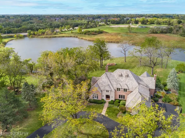 10 Willowmere Dr, South Barrington, IL 60010