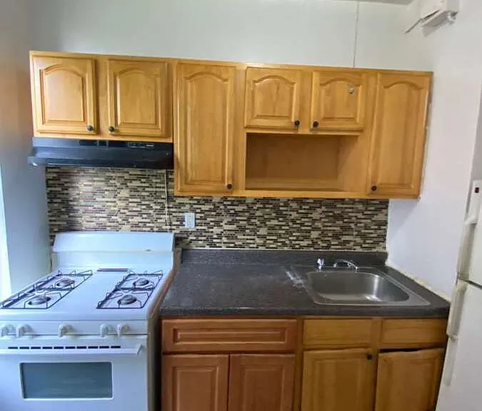 70 Ash St — Photo 3