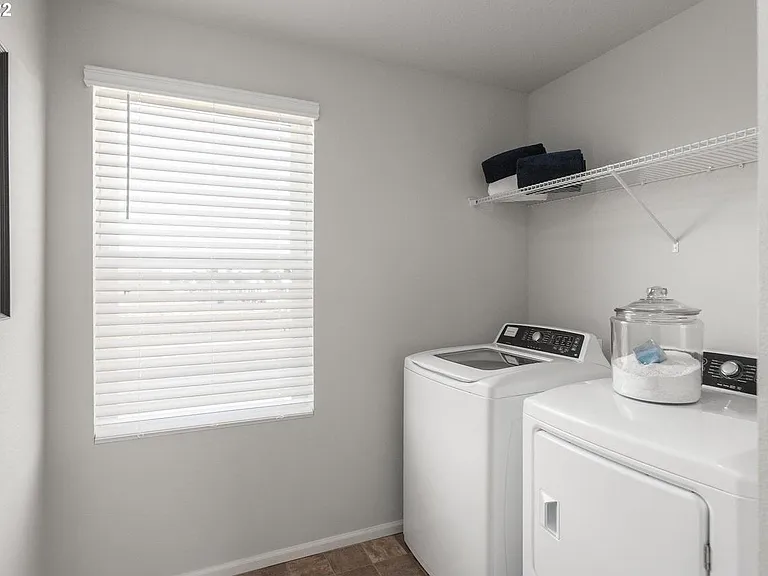 1658 Smith Dr — Photo 14