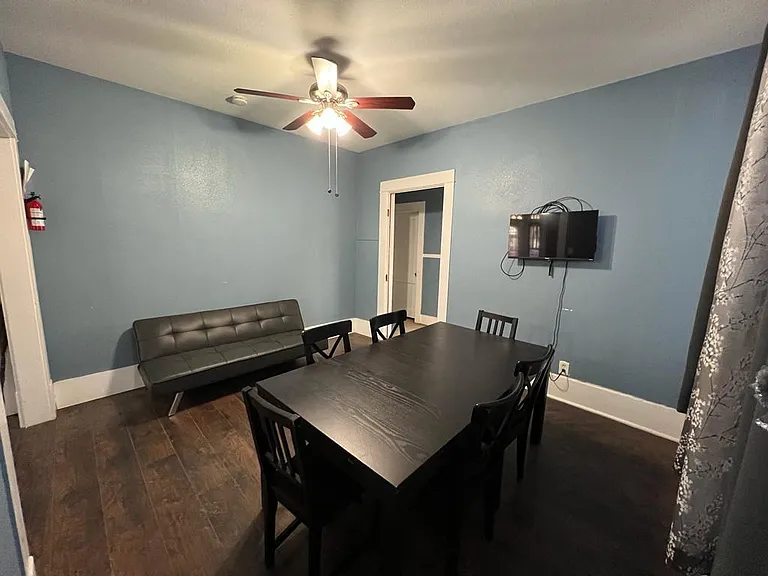 1123 S Hackberry St — Photo 11