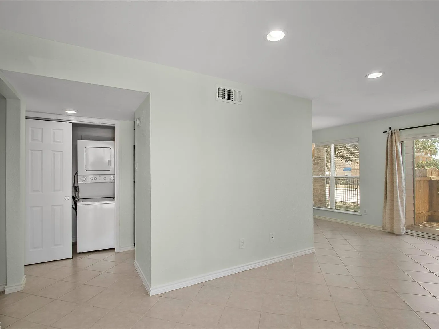 1 bed, 1.0 bath, 757 sqft, $1,250 — Photo 4