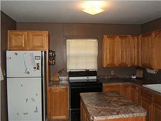 4th image of 2122 S Emporia Ave