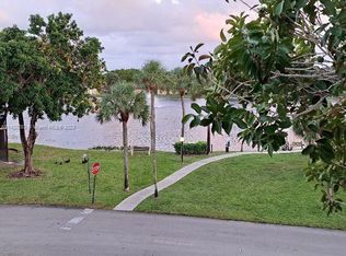 301 Cambridge Rd APT 306, Hollywood, FL 33024