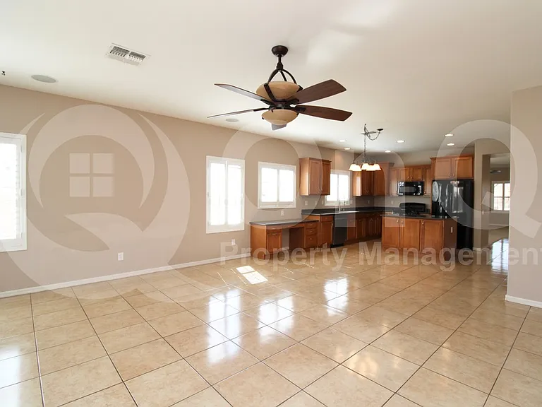 27105 N 52nd Ave — Photo 7