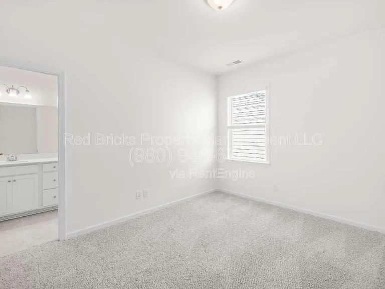 9008 Catboat St — Photo 30