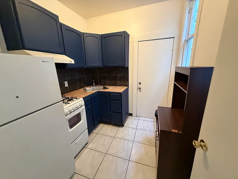 810 Taraval St #C — Photo 7
