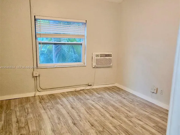 215 30th St #22 — Photo 15