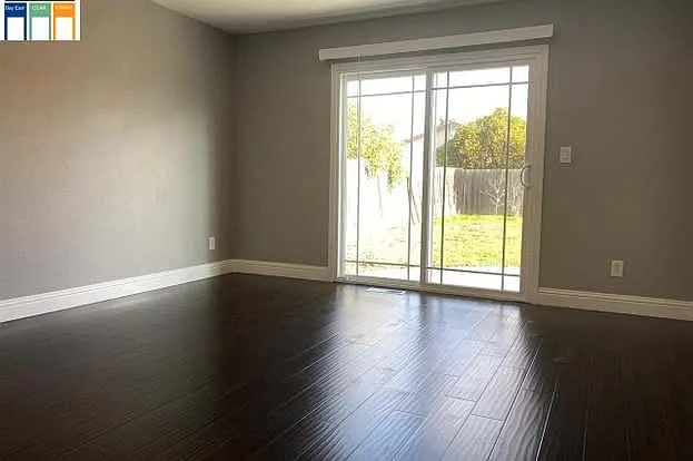 6952 Graham Ave — Photo 6