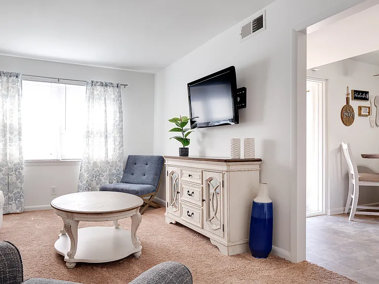 The Arbors Apartments — Photo 6