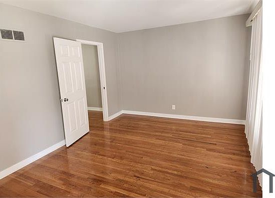 2nd image of 1208 Bluegrass Dr