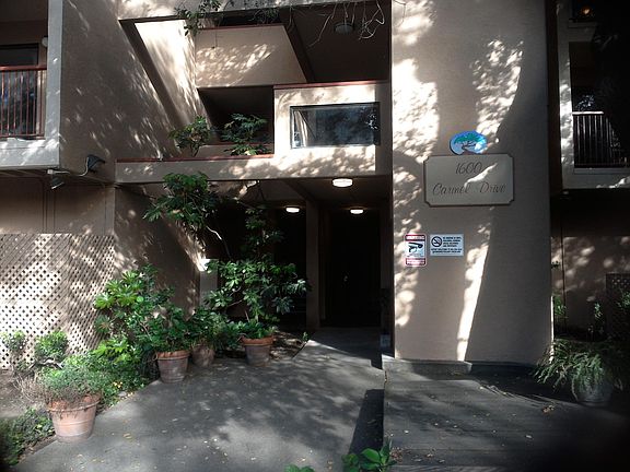 Building Entry at Elevator