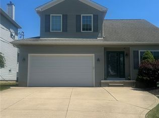6213 Hathaway Rd, Garfield Heights, OH 44125