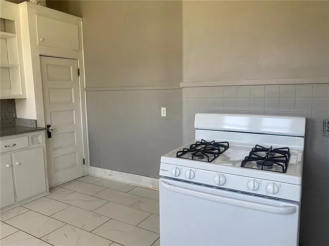 1109 S Holly St — Photo 13