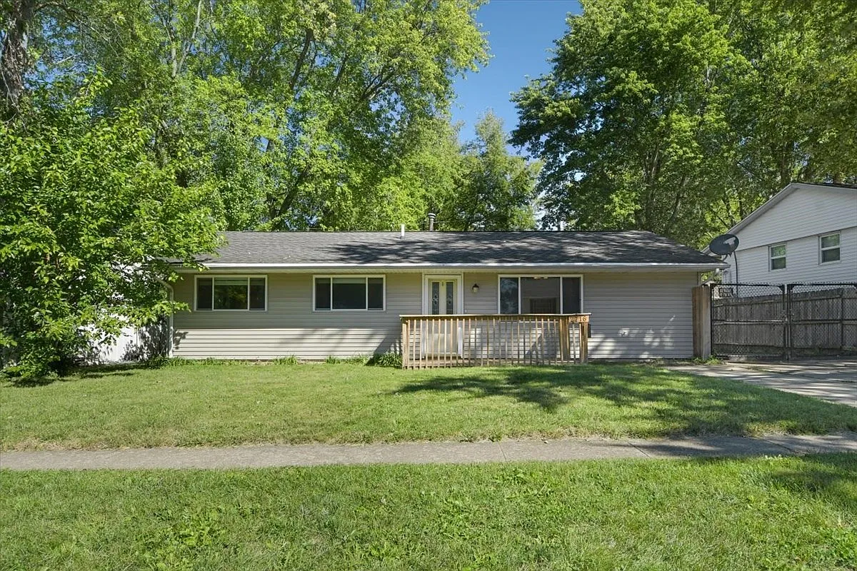 2716 E California Ave photo 1