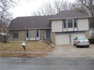 3804 NE Brooktree Ln, Kansas City, MO 64119