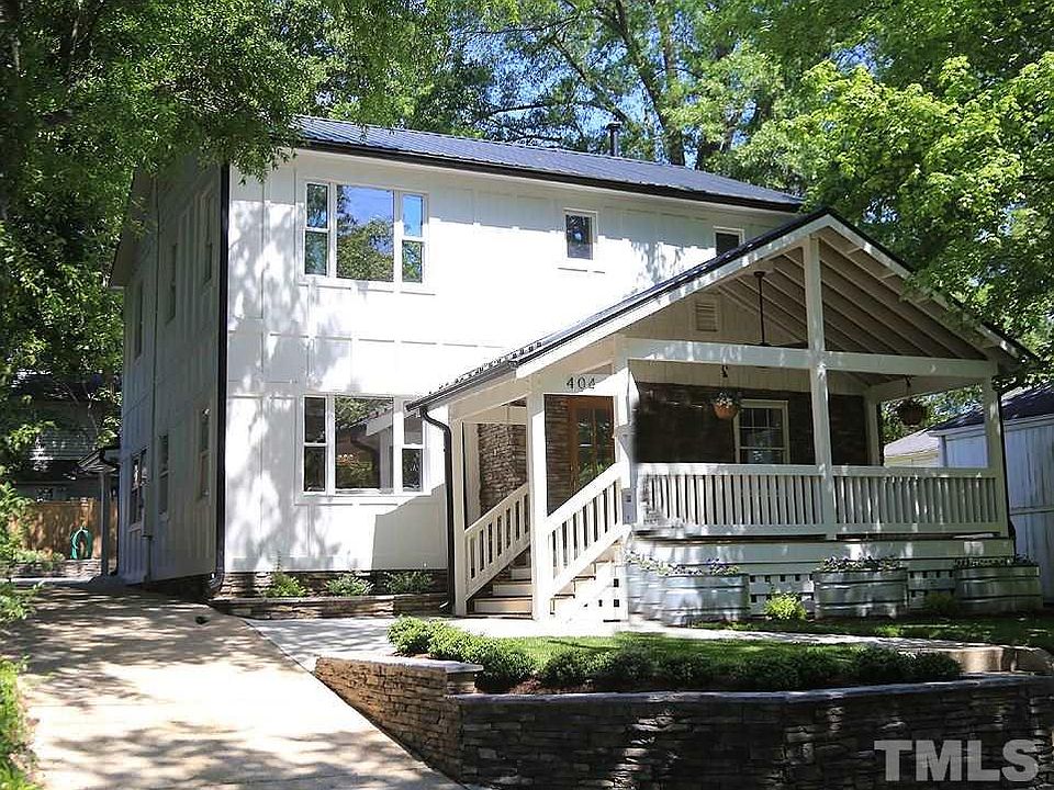 1st image of 404 W Roanoke Park Dr