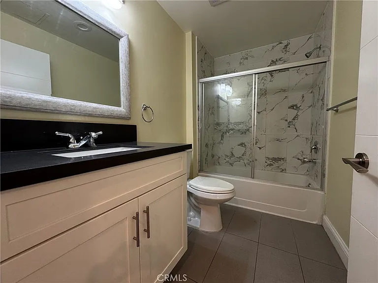 14934 Burbank Blvd #102 — Photo 11