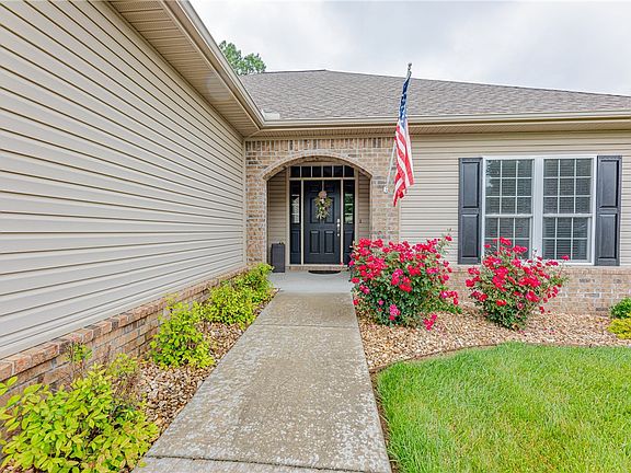 2nd image of 21 Parkridge Dr