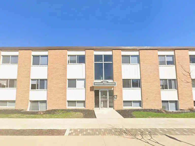 820 Broadway Ave N #104 — Photo 1