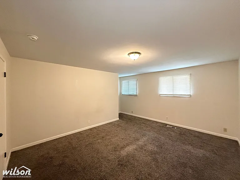 1525 Browne Ave — Photo 14