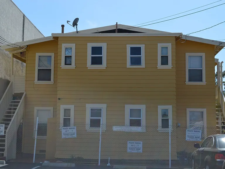 Money Apartment Building - 2 — Photo 13