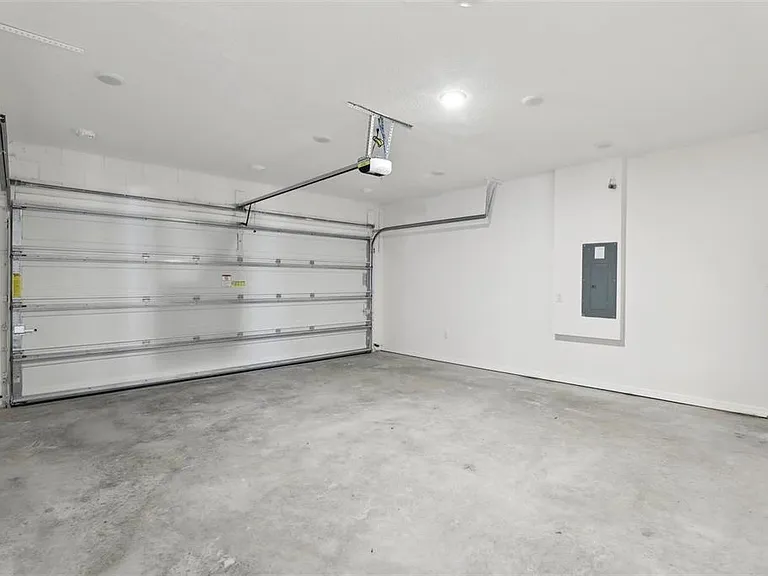2410 Park Ave — Photo 26