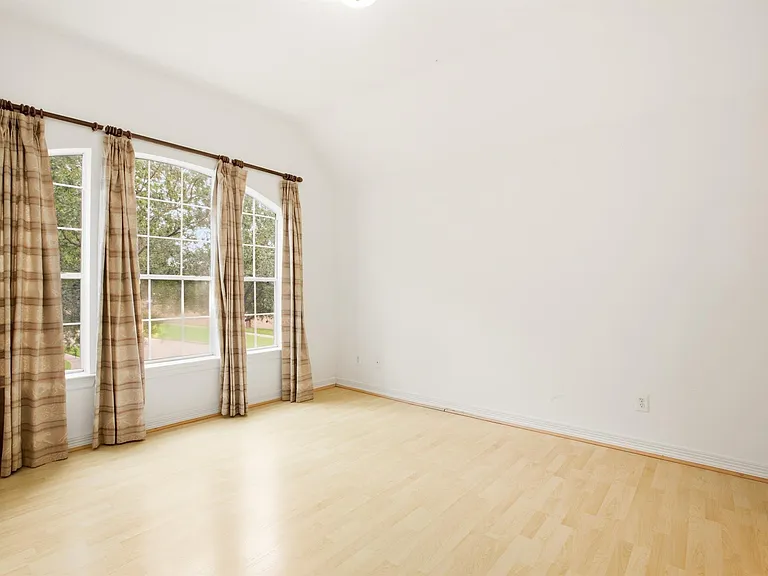 1322 Kirby Lake Ct — Photo 37