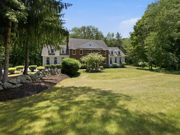 3 Windsor Dr, Foxboro, MA 02035