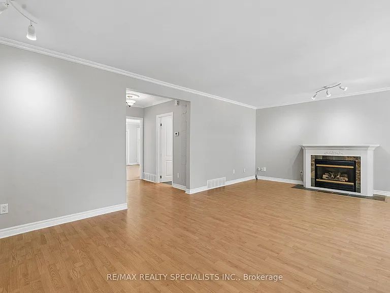 782 Hastings Ave — Photo 9