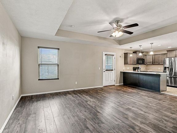 5th image of 571 W Grace Street
