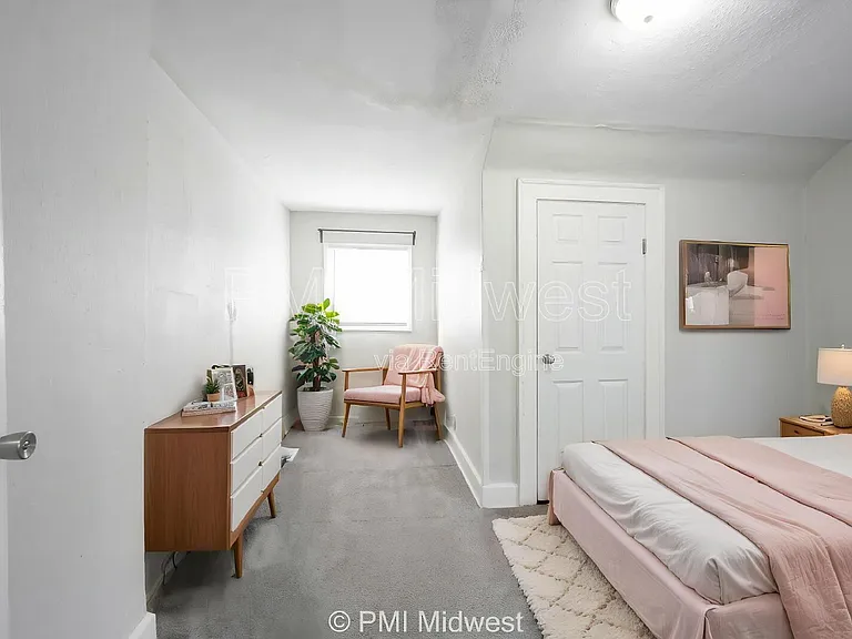 944 E Minnesota St — Photo 21