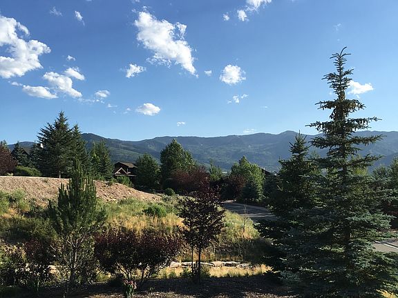 4th image of 5865 Mountain Ranch Dr
