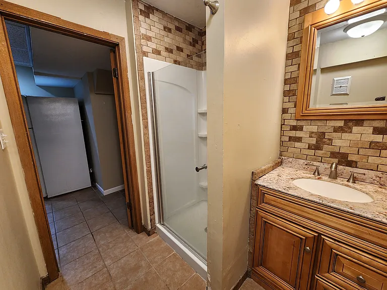 604 W Seerley Blvd #B — Photo 5