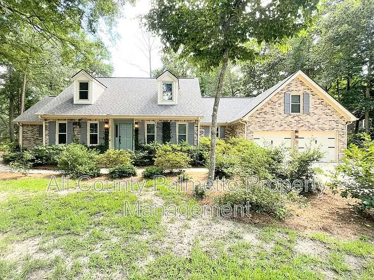 101 Huckleberry Ln — Photo 1