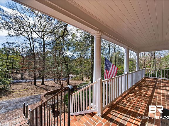 4th image of 422 W Wiggins St