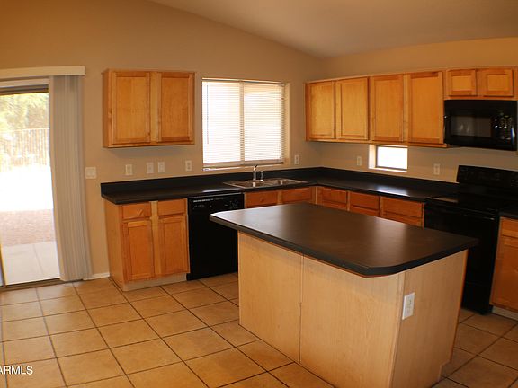 3rd image of 505 N 105TH Place