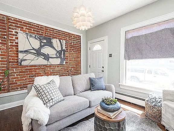3rd image of 501 E Dakota Ave