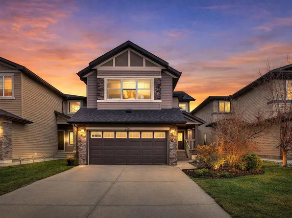 274 W Everoak Dr SW, Calgary, AB T2Y 0C4