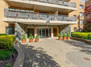 25 PARK Place #2G, Great Neck, NY 11021